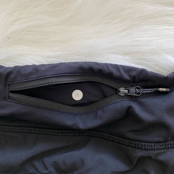 SOLD: lululemon speed up short 2.5” - Picture 5 of 5